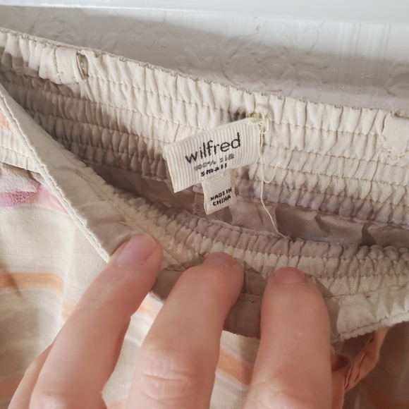 Wilfred Aritzia silk stripe shorts - Picture 5 of 8